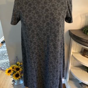 2/20 NWOT!! LuLaRoe “Carly” Swing Dress - Medium